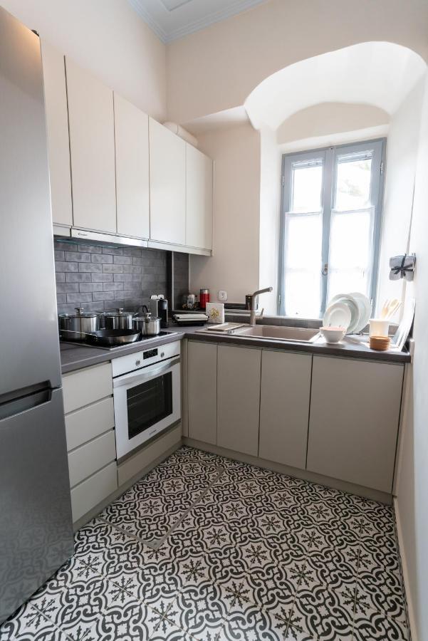 Englezena'S Guesthouse Leonídion Екстериор снимка