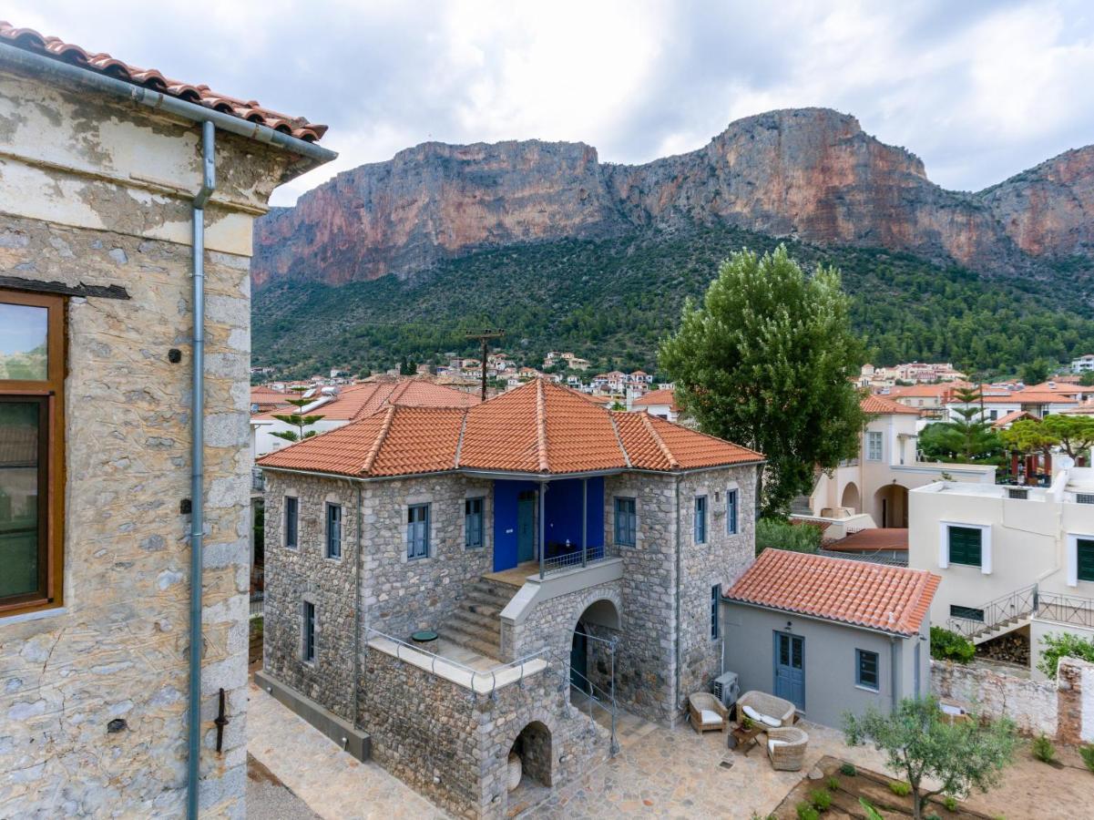 Englezena'S Guesthouse Leonídion Екстериор снимка