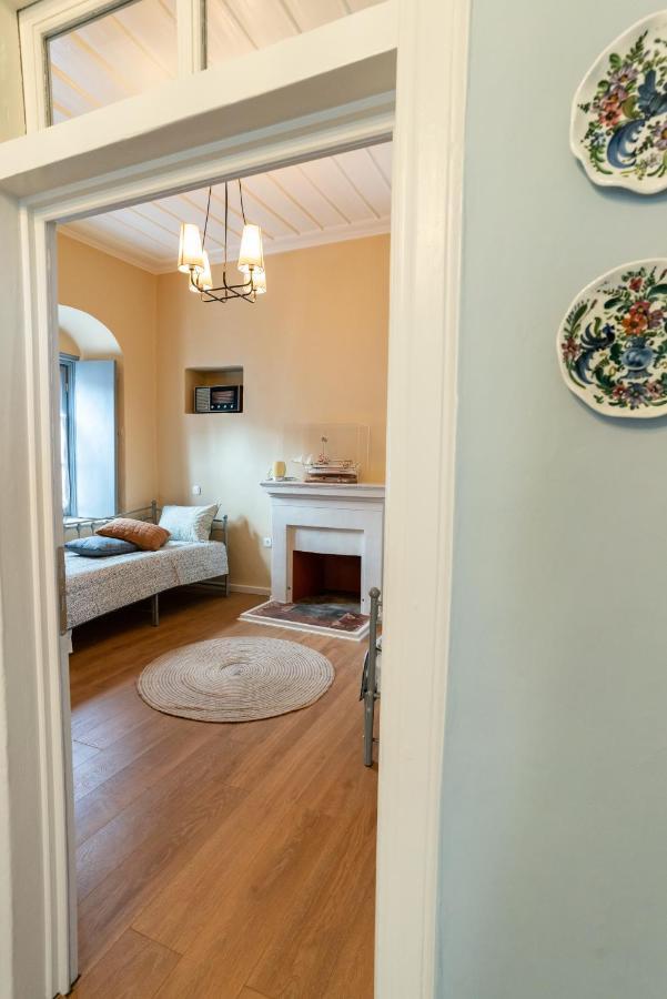Englezena'S Guesthouse Leonídion Екстериор снимка