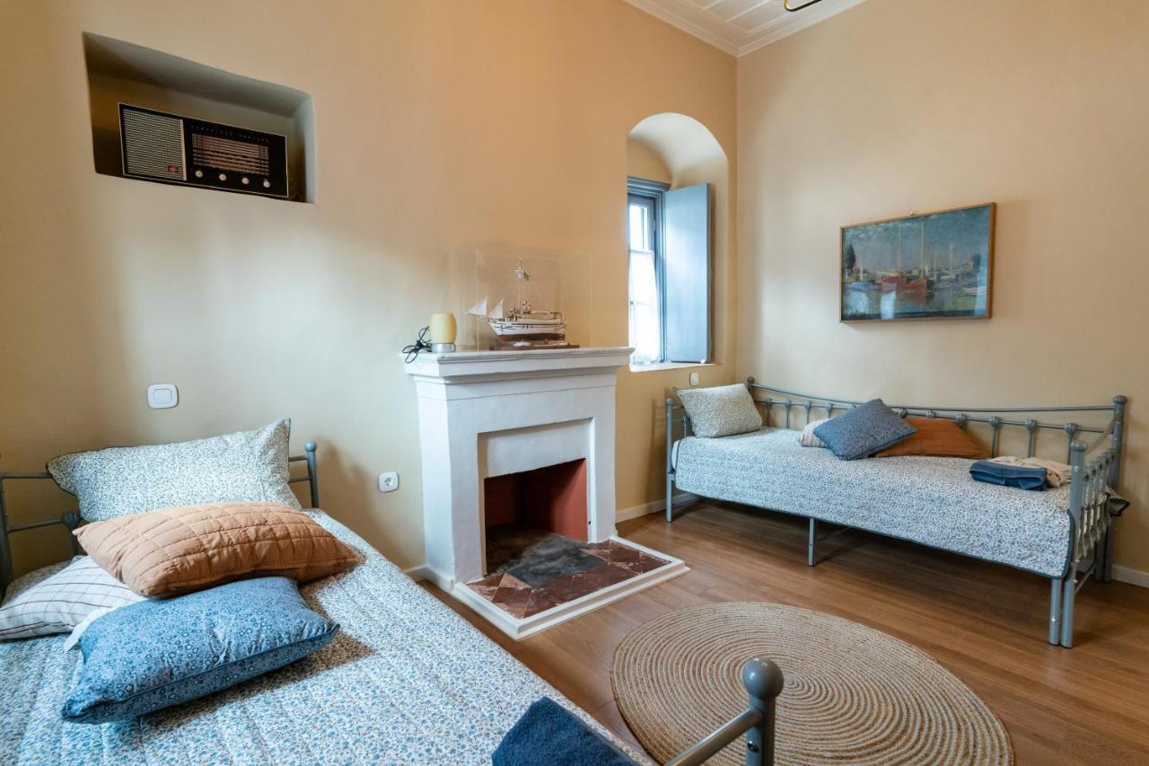 Englezena'S Guesthouse Leonídion Екстериор снимка
