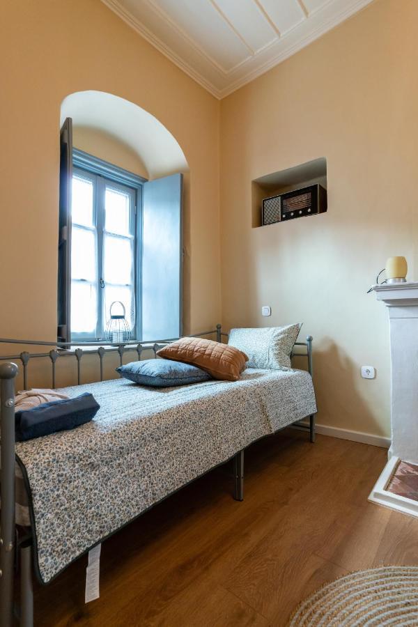Englezena'S Guesthouse Leonídion Екстериор снимка