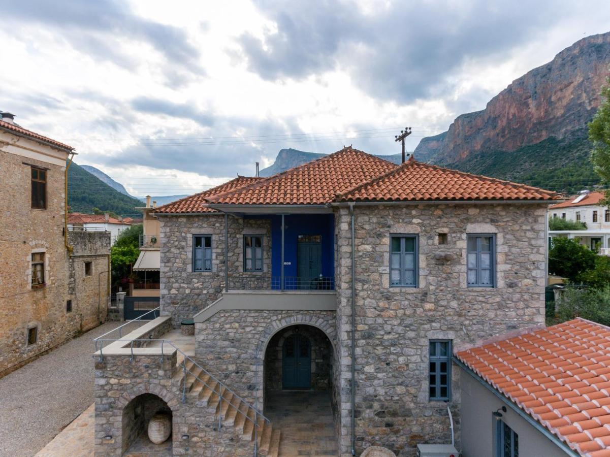 Englezena'S Guesthouse Leonídion Екстериор снимка