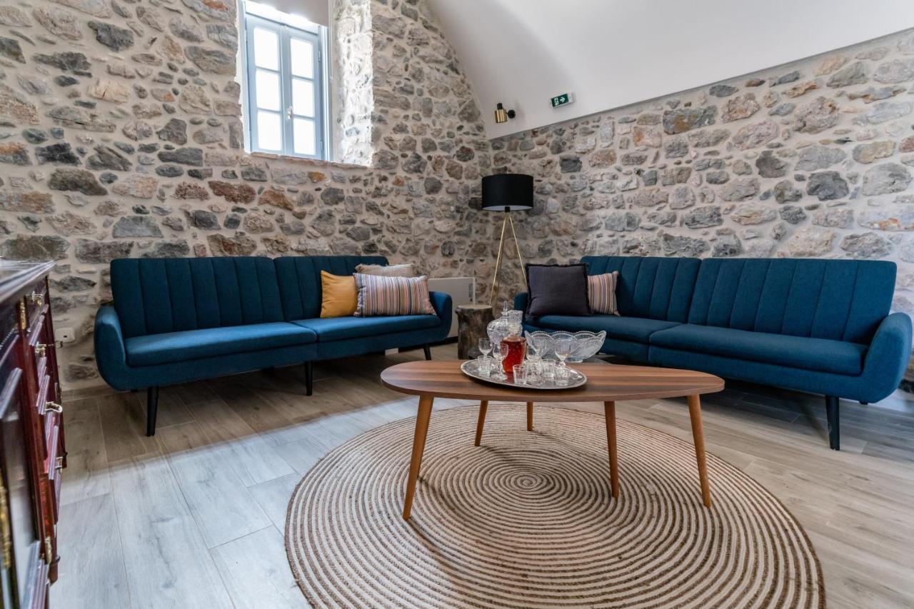 Englezena'S Guesthouse Leonídion Екстериор снимка